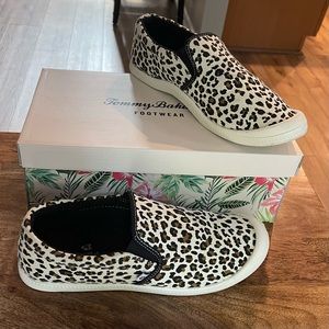 Tommy Bahama Leopard Print Slip On Shoes